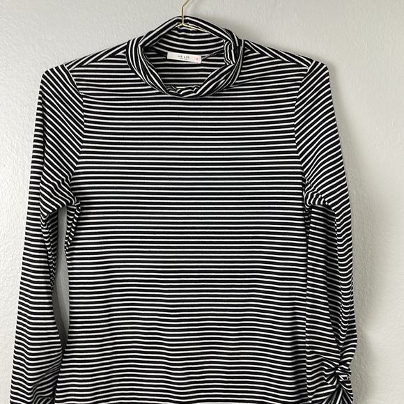 Le Lis Black and White Strip Bodycon Dress - Picture 3 of 10